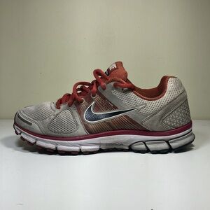 Nike Pegasus 28 running sneakers